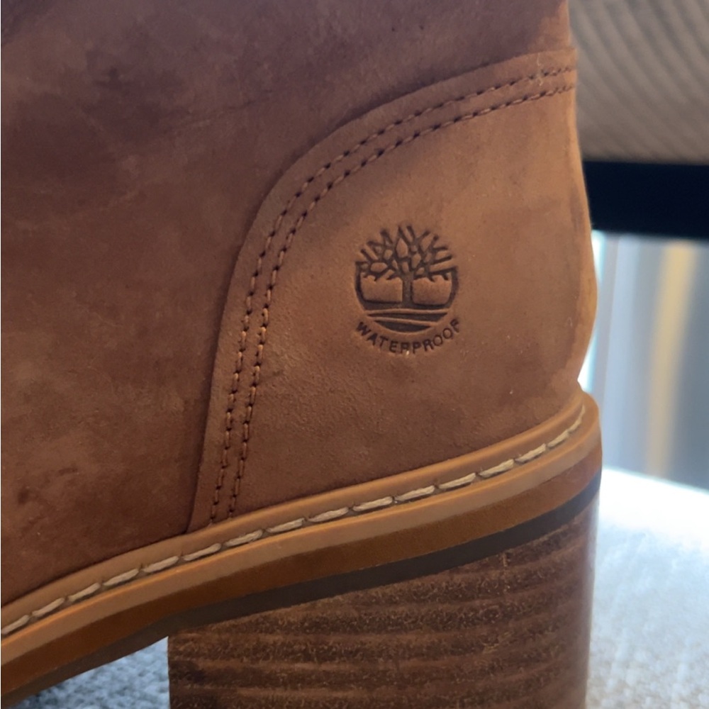 Timberland Women's Brown Heeled Boots with Shearling - Picture 2 of 7